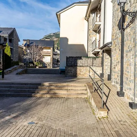 Tu Hogar En El Pirineo Aventura Y Montana Villanúa